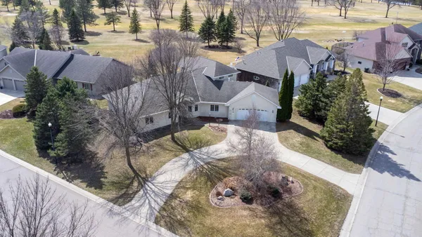 $660,000 | 1320 Heritage Avenue Northwest, Hutchinson, MN 55350