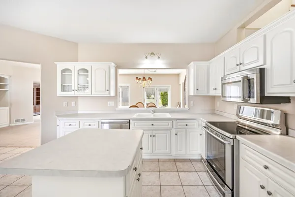 $660,000 | 1320 Heritage Avenue Northwest, Hutchinson, MN 55350