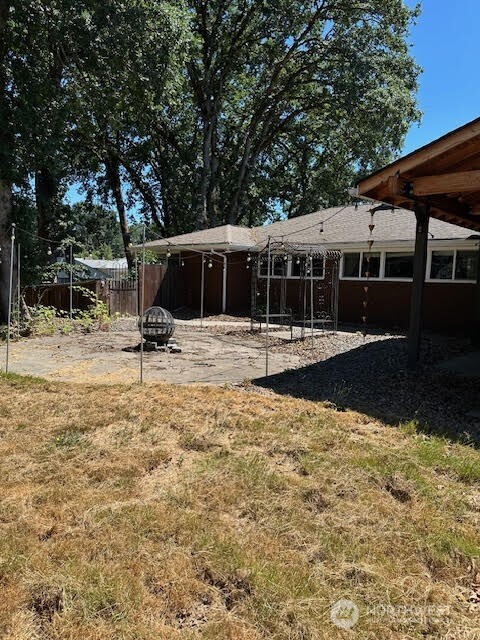 1350 Southwest Kelly Avenue Chehalis, WA 98532 - Photo 3 of 34