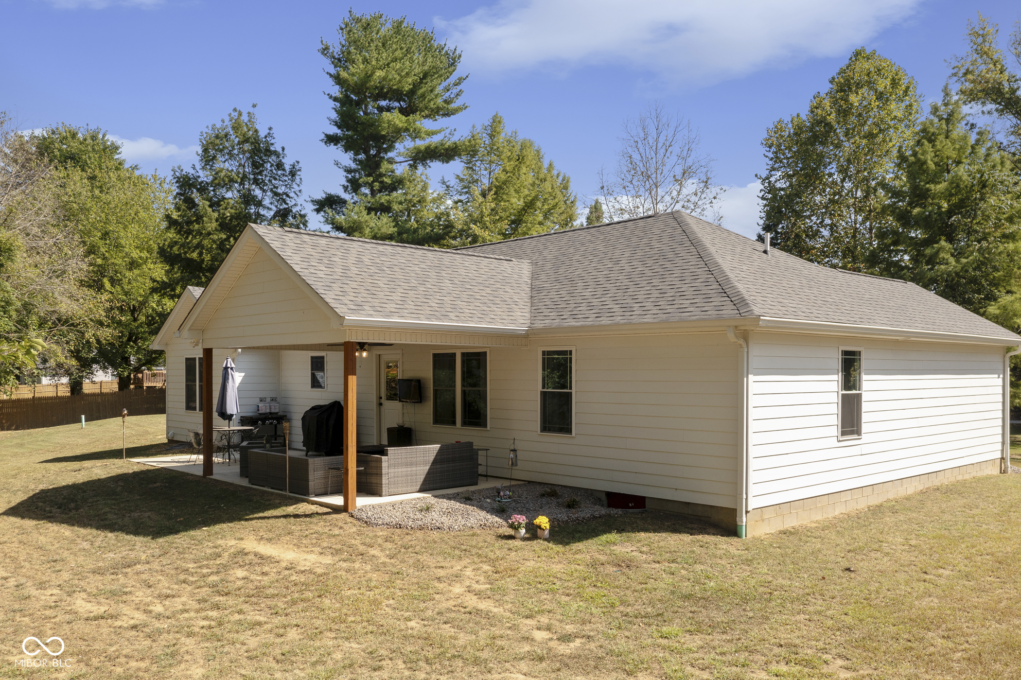 747 Enos Road Seymour, IN 47274 - Photo 5 of 63