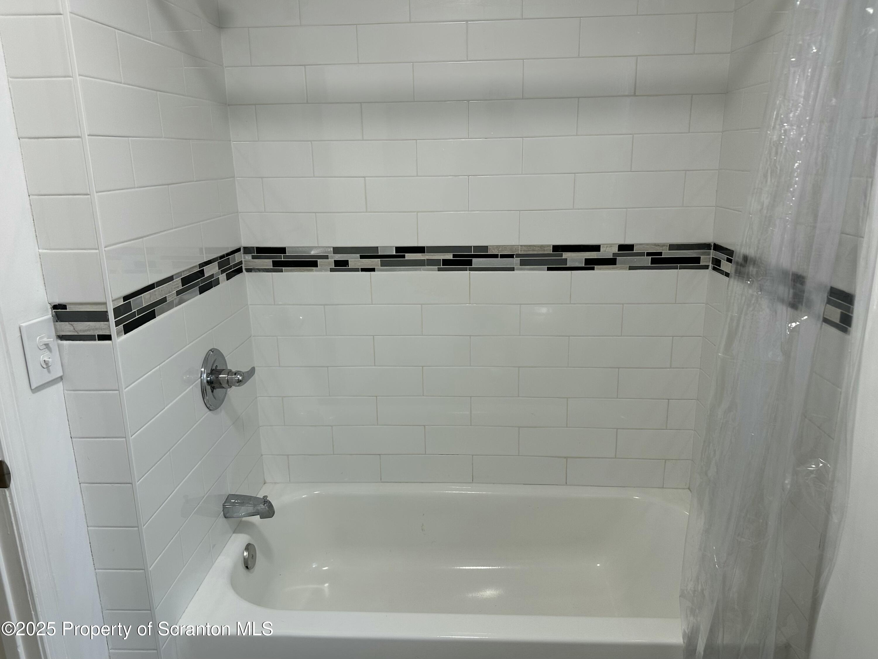 930 Madison Avenue, Unit B Scranton, PA 18510 - Photo 18 of 25 IMG_2429