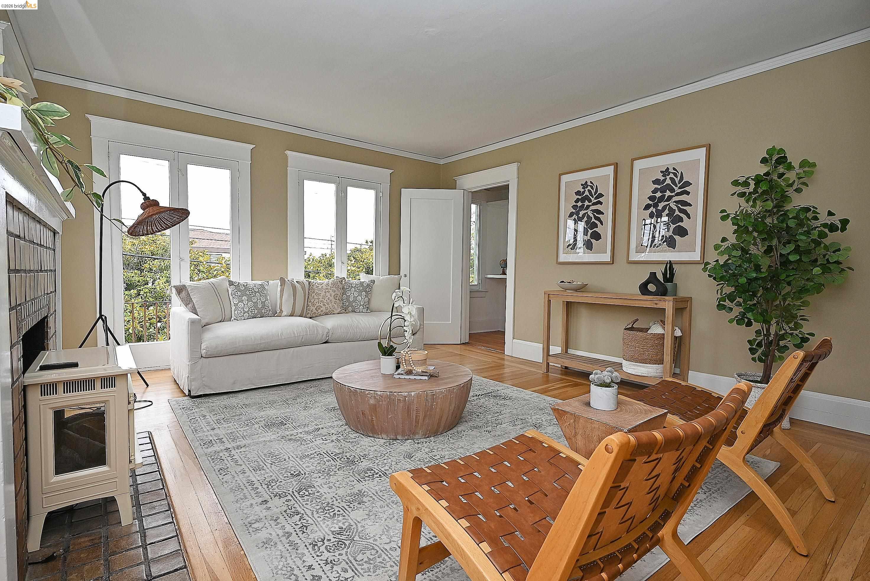1301 Bonita Avenue, Unit 3 Berkeley, CA 94709 - Photo 15 of 48 Living room