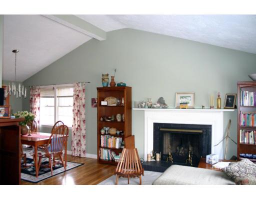 31 Aqueduct Road Wayland, MA 01778 - Photo 4 of 15 Gallery Image 4
