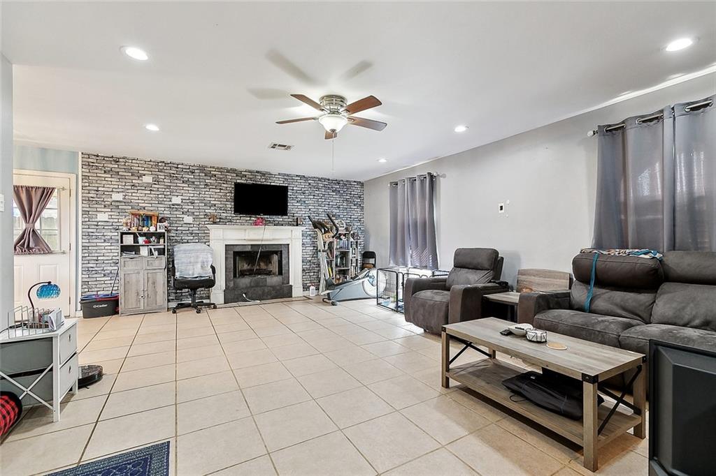 2713 Legend Street Meraux, LA 70075 - Photo 3 of 15