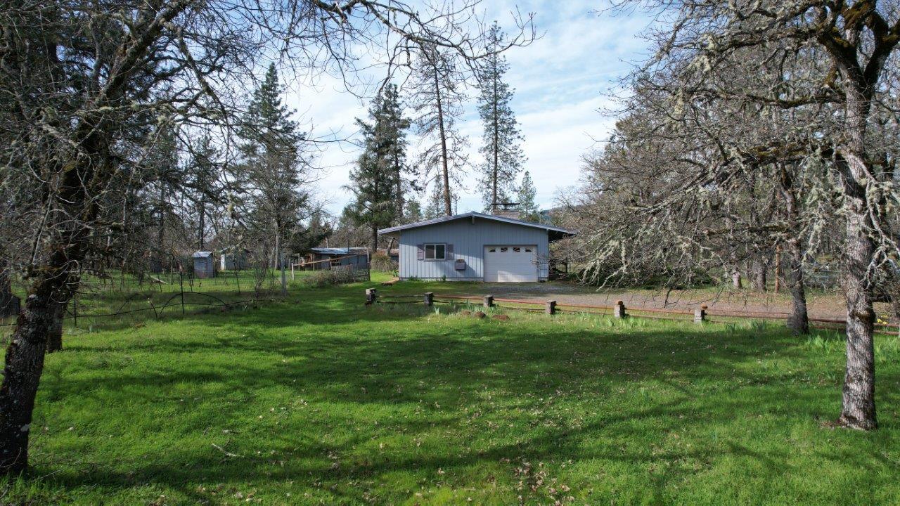 392 Bond Road Shady Cove, OR 97539 - Photo 39 of 42 Home