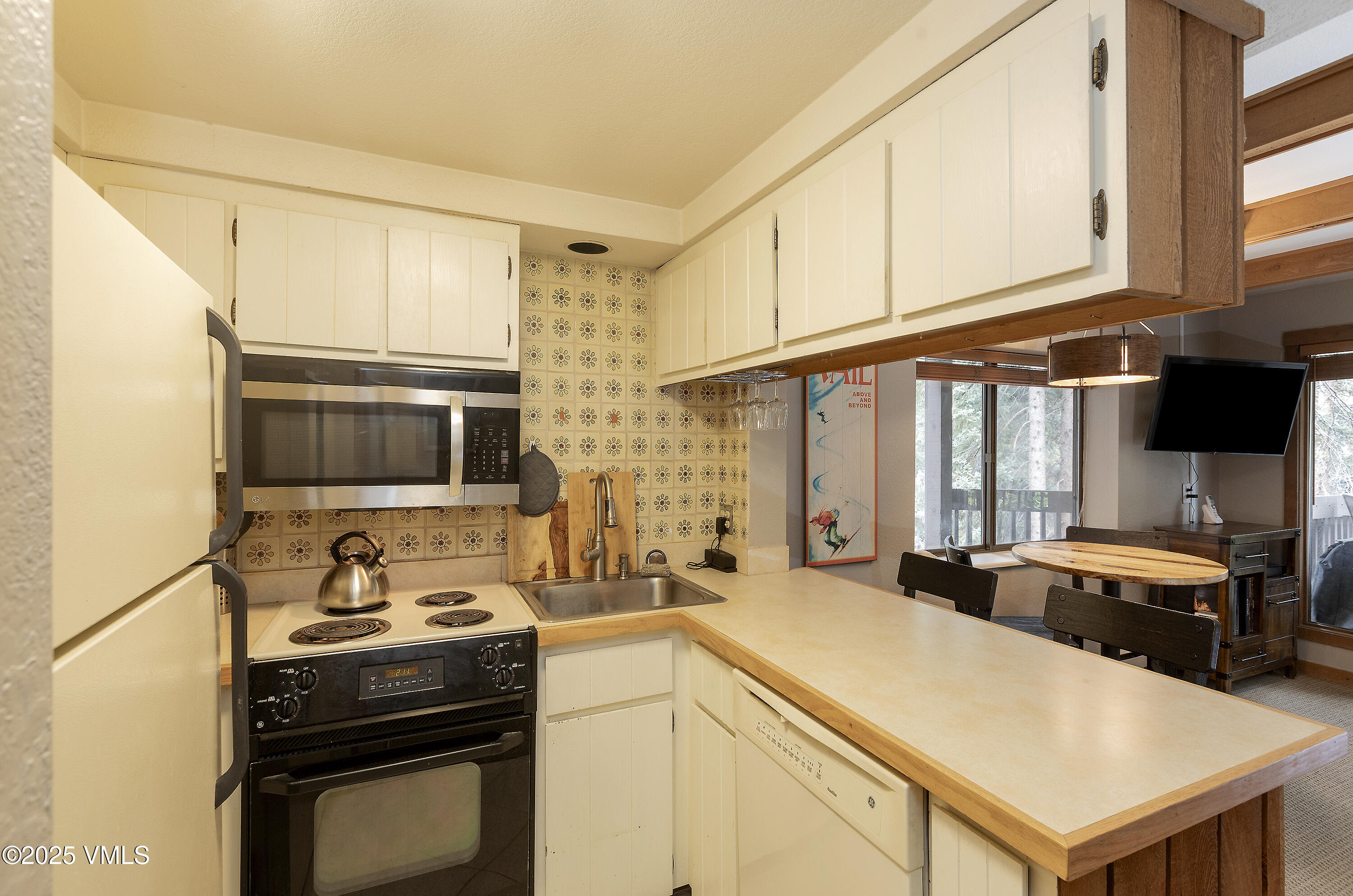 4570 Vail Racquet Club Drive, Unit 21 Vail, CO 81657 - Photo 4 of 19 Vail Racquet Club 2-1