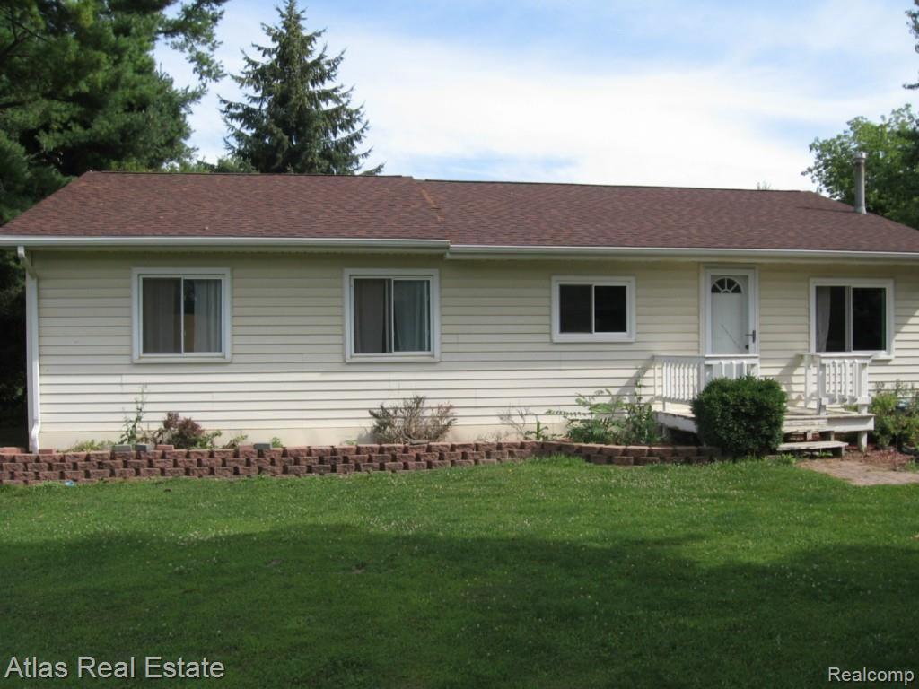 10467 Coolidge Road Goodrich, MI 48438 - Photo 2 of 12