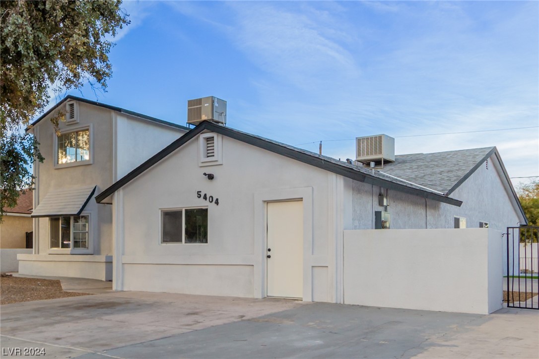 5404 Alpine Place Las Vegas, NV 89107 - Photo 11 of 64