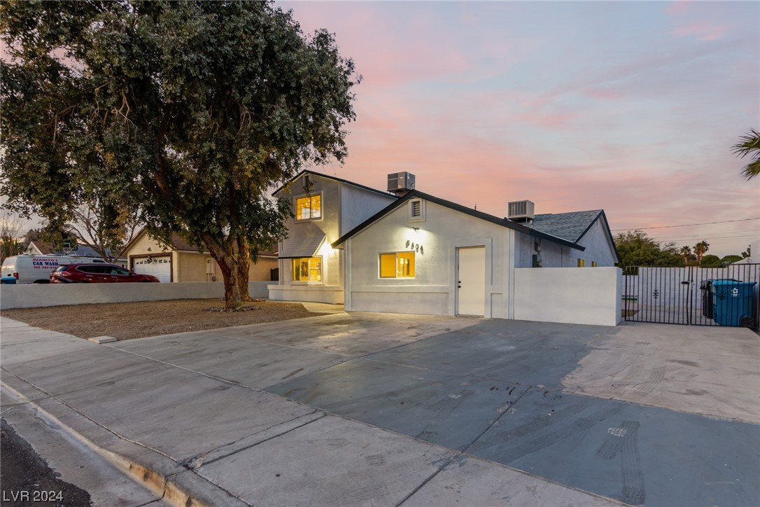 5404 Alpine Place Las Vegas, NV 89107 - Photo 3 of 64