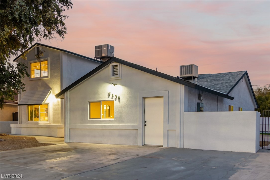 5404 Alpine Place Las Vegas, NV 89107 - Photo 4 of 64