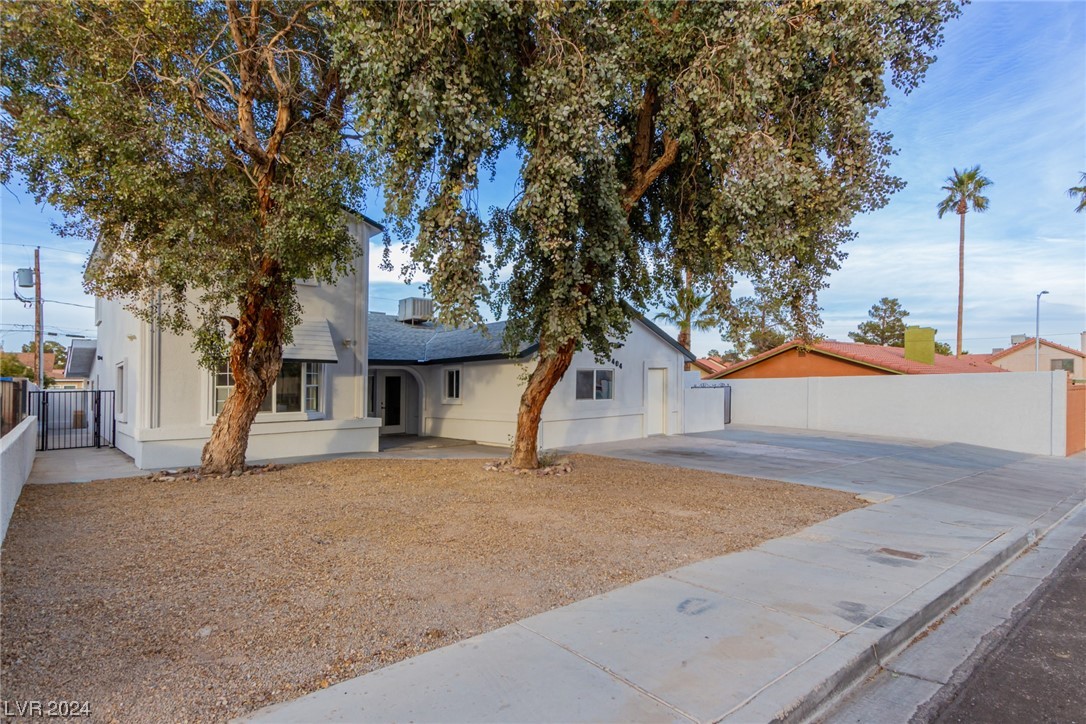 5404 Alpine Place Las Vegas, NV 89107 - Photo 9 of 64