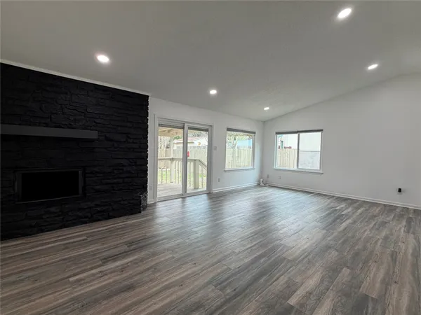 $299,900 | 21837 Ticonderoga Avenue, Lago Vista, TX 78645