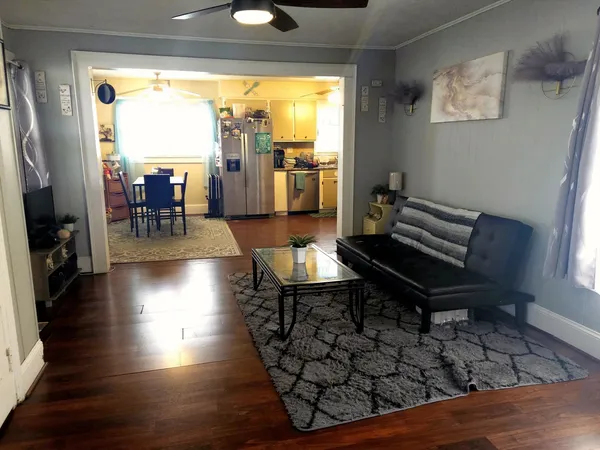 $164,900 | 220 North East Street, Earlville, IL 60518