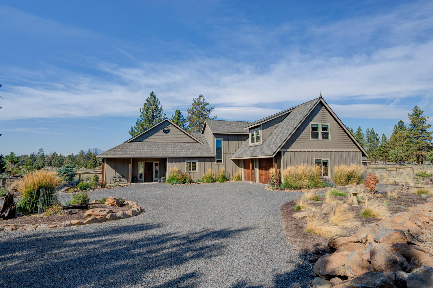 17680 Mountain View Road Sisters, OR 97759 - Photo 2 of 31 02