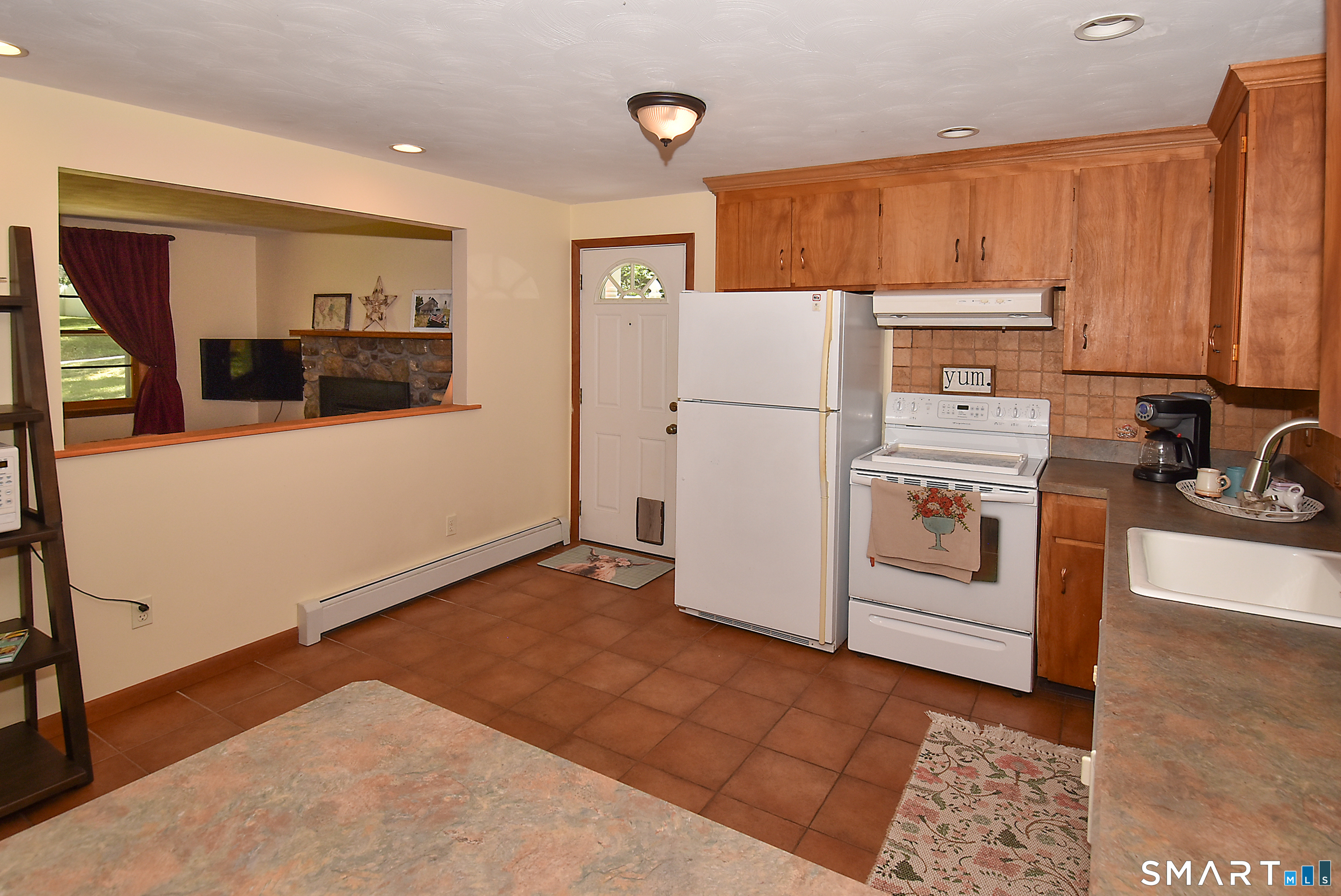 607 Old Post Road Tolland, CT 06084 - Photo 10 of 32
