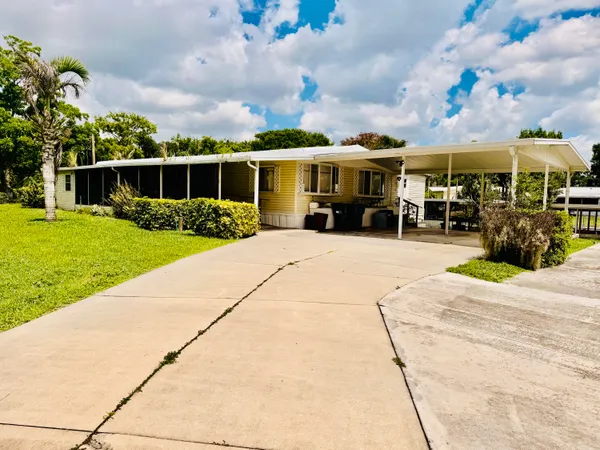 a front view of house with yard