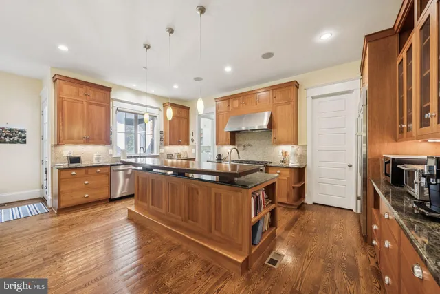 $2,395,000 | 8620 Fenway Drive, Bethesda, MD 20817