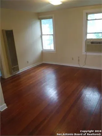 $695 | 221 West Magnolia Avenue, Unit 4, San Antonio, TX 78212