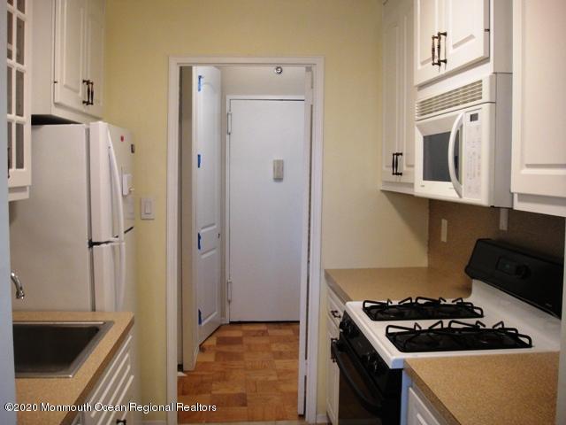 28 Riverside Avenue, Unit 9C Red Bank, NJ 07701 - Photo 6 of 21 Kitchen