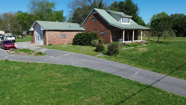 1392 Winchester Highway, Hillsboro, TN 37342