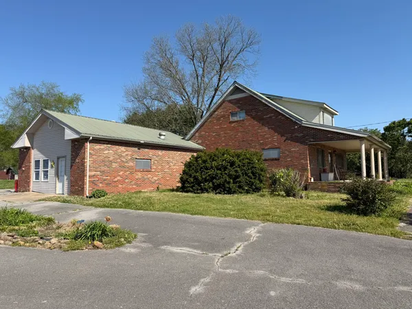 1392 Winchester Highway, Hillsboro, TN 37342