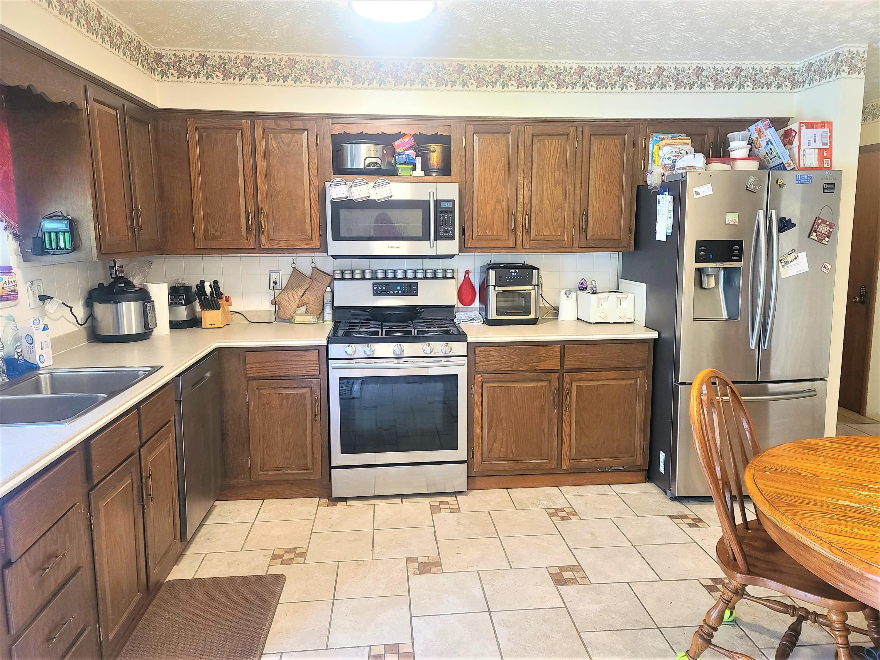 4060 Clime Road Columbus, OH 43228 - Photo 6 of 26 Gallery Image 6