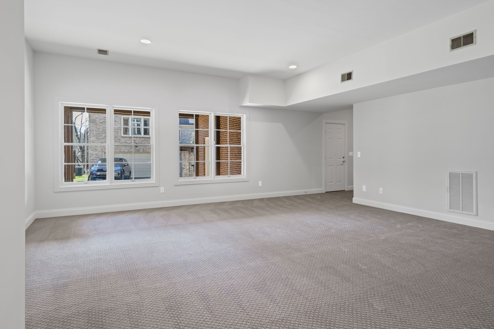 46 Green View Nashville, TN 37205 - Photo 33 of 46 an empty room with windows