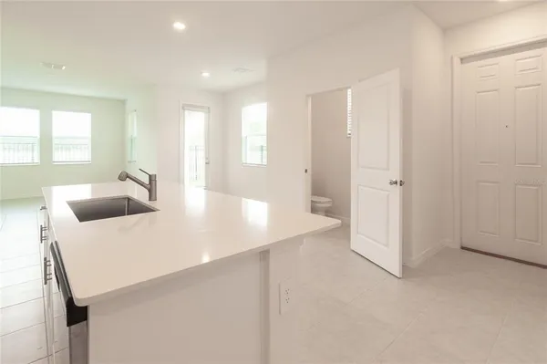 $2,400 | 10844 Fowlers Blf Court, Tampa, FL 33647