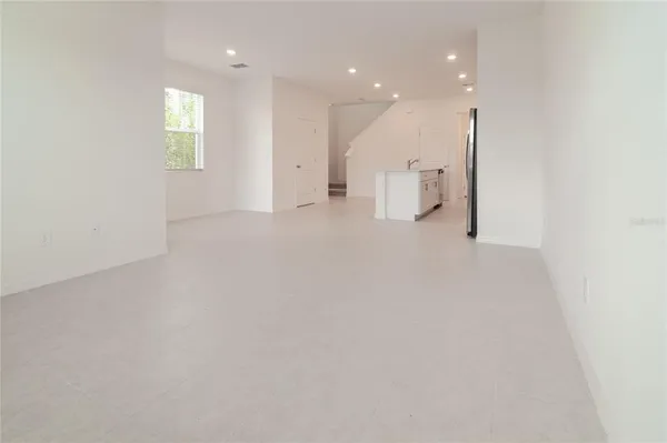 $2,400 | 10844 Fowlers Blf Court, Tampa, FL 33647