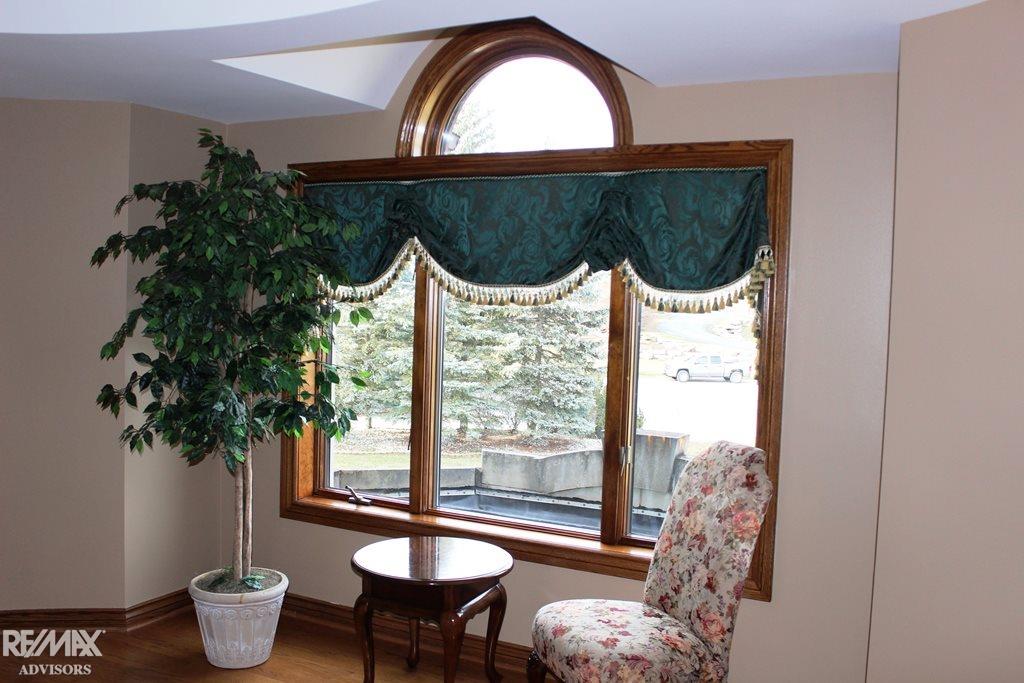 5556 Abbey Drive Rochester, MI 48306 - Photo 47 of 75 31313650-46.JPG
