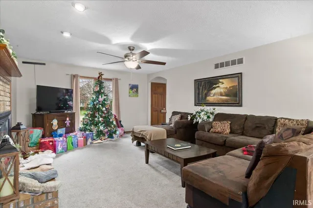 $479,900 | 901 Greengate Court, Evansville, IN 47715