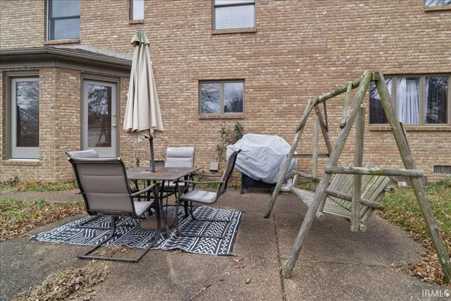 $479,900 | 901 Greengate Court, Evansville, IN 47715