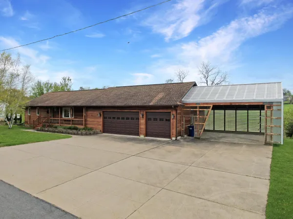 $525,000 | 321 Willow Street, Viroqua, WI 54665