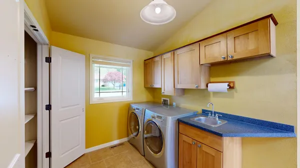 $525,000 | 321 Willow Street, Viroqua, WI 54665