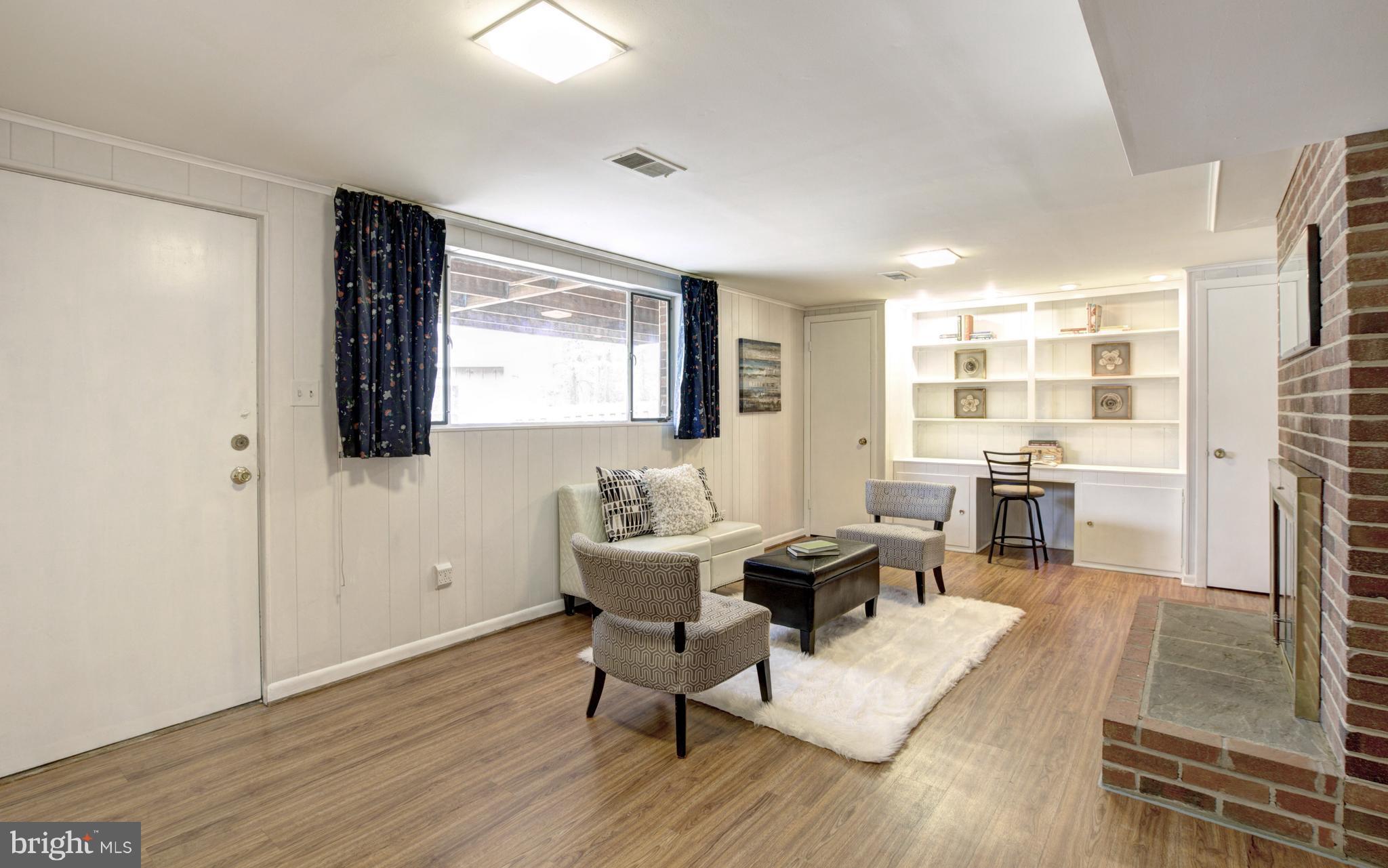 7601 Dunston Street Springfield, VA 22151 - Photo 14 of 30 Family Room