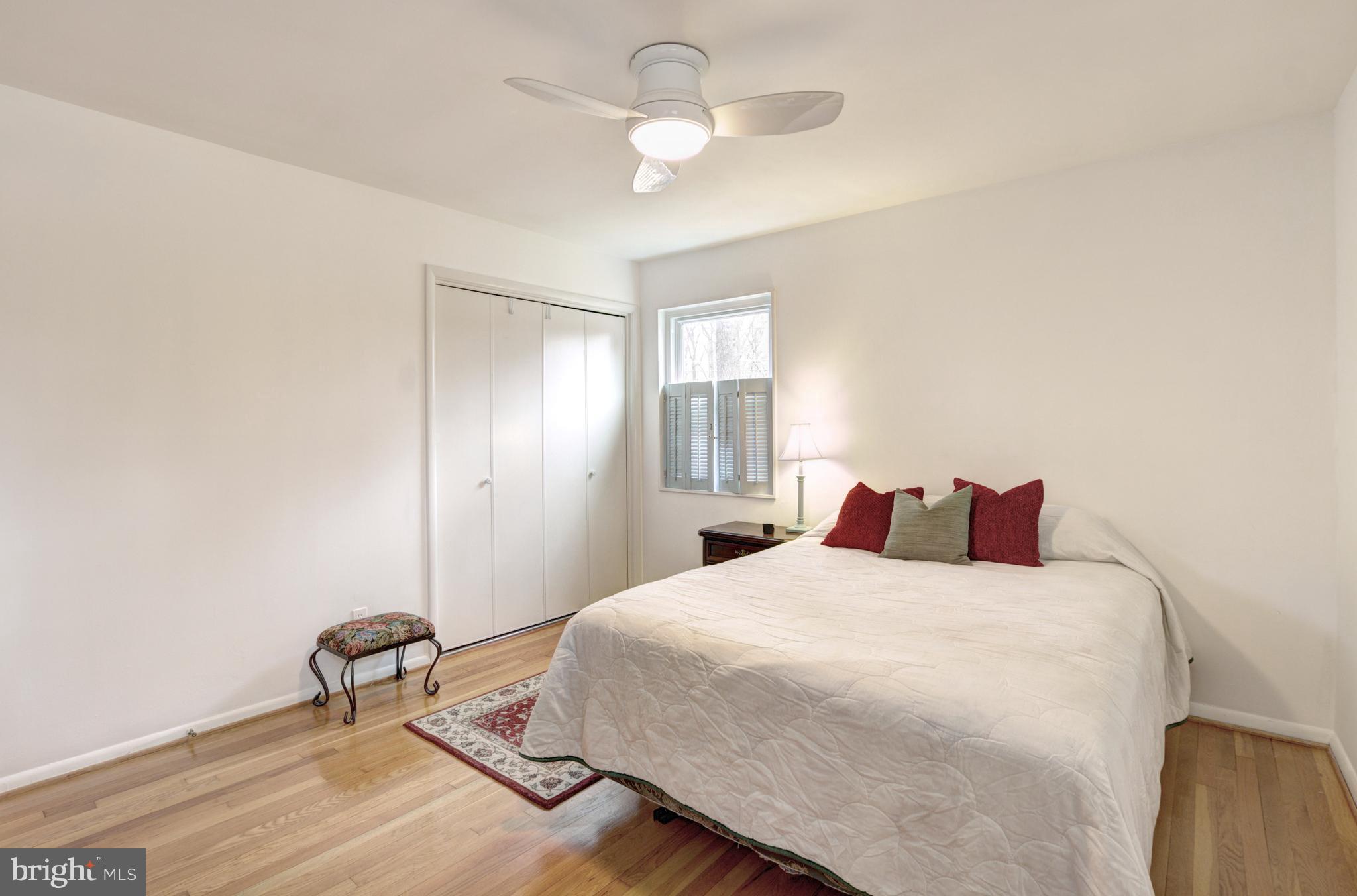 7601 Dunston Street Springfield, VA 22151 - Photo 17 of 30 Bedroom (Master)