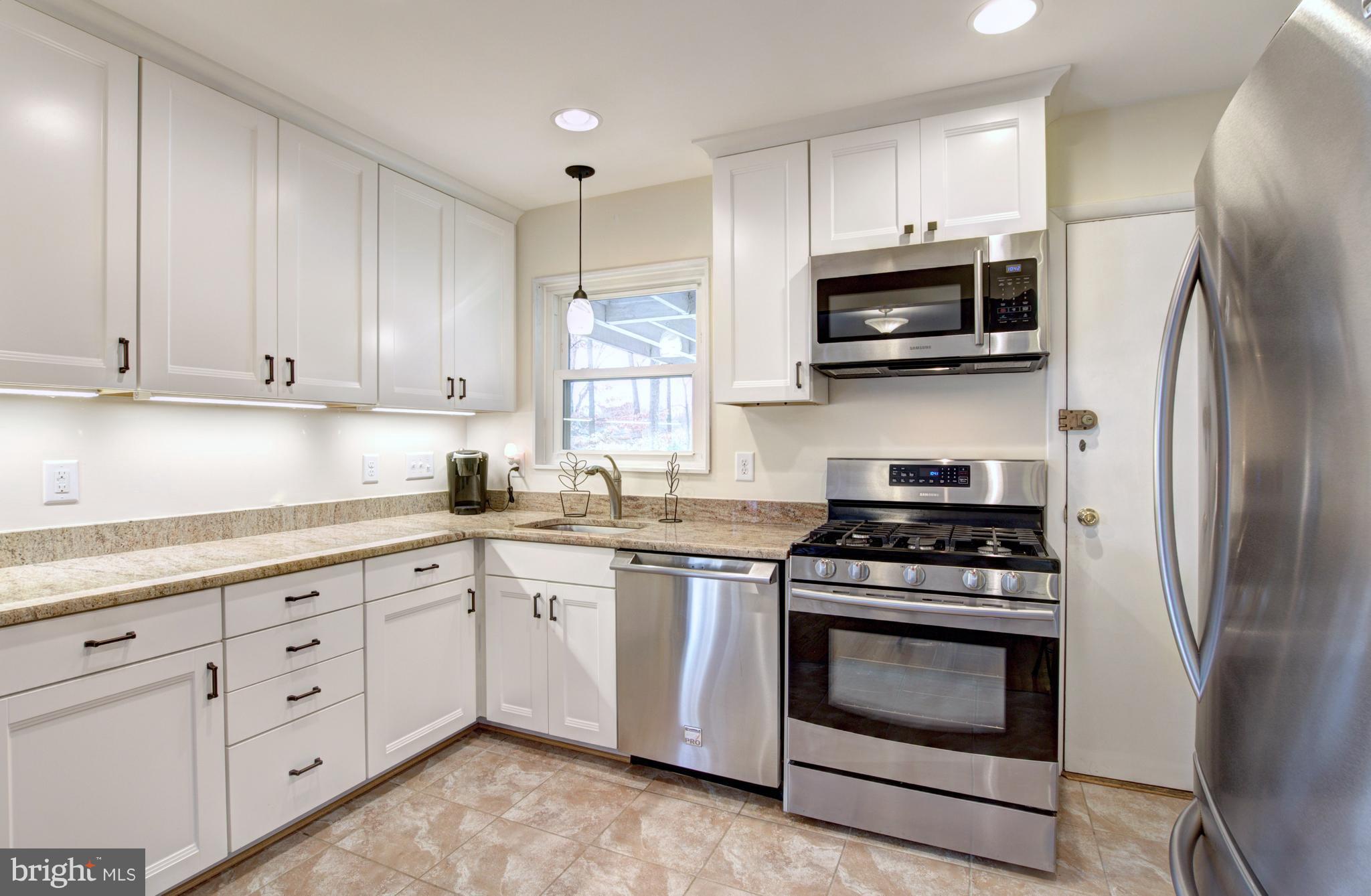 7601 Dunston Street Springfield, VA 22151 - Photo 3 of 30 Kitchen