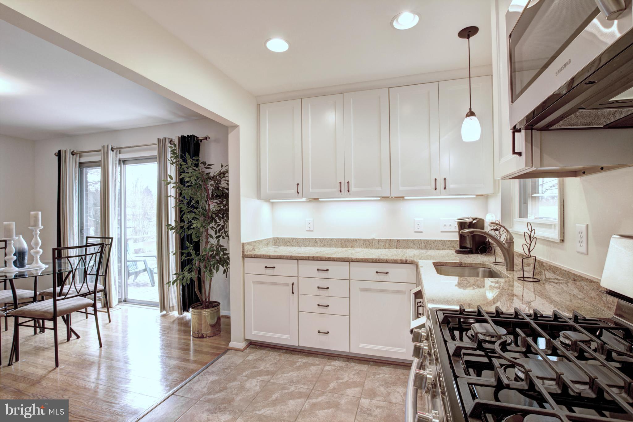 7601 Dunston Street Springfield, VA 22151 - Photo 5 of 30 Kitchen