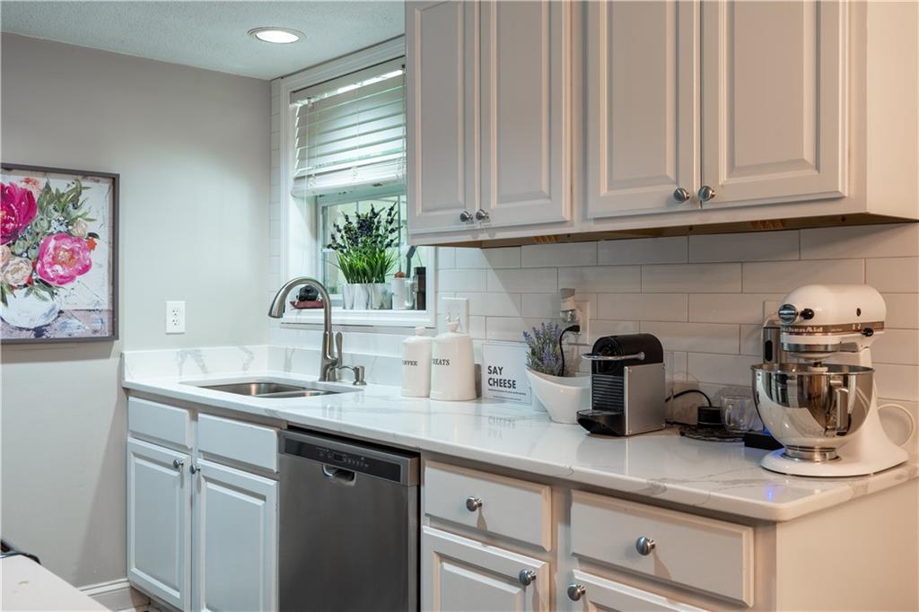 6900 Roswell Road, Unit N13 Sandy Springs, GA 30328 - Photo 20 of 55