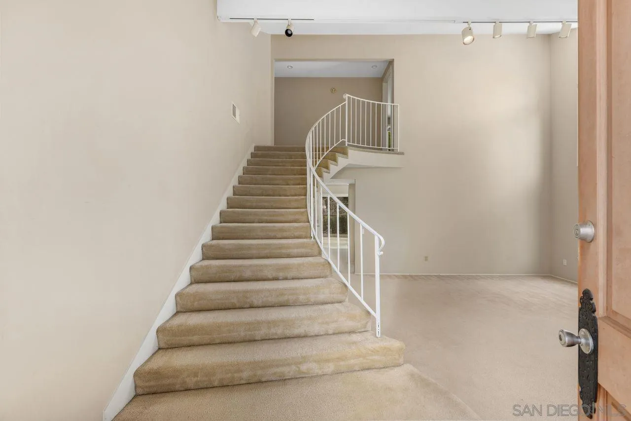 17054 Matinal Road San Diego, CA 92127 - Photo 4 of 50 a view of entryway