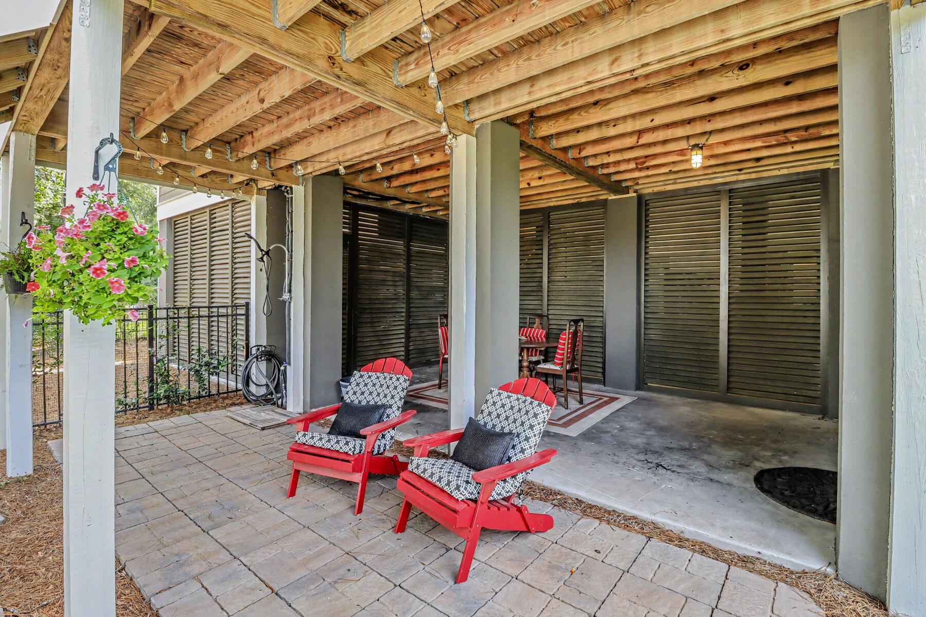 374 Commonwealth Road Mount Pleasant, SC 29466 - Photo 14 of 43