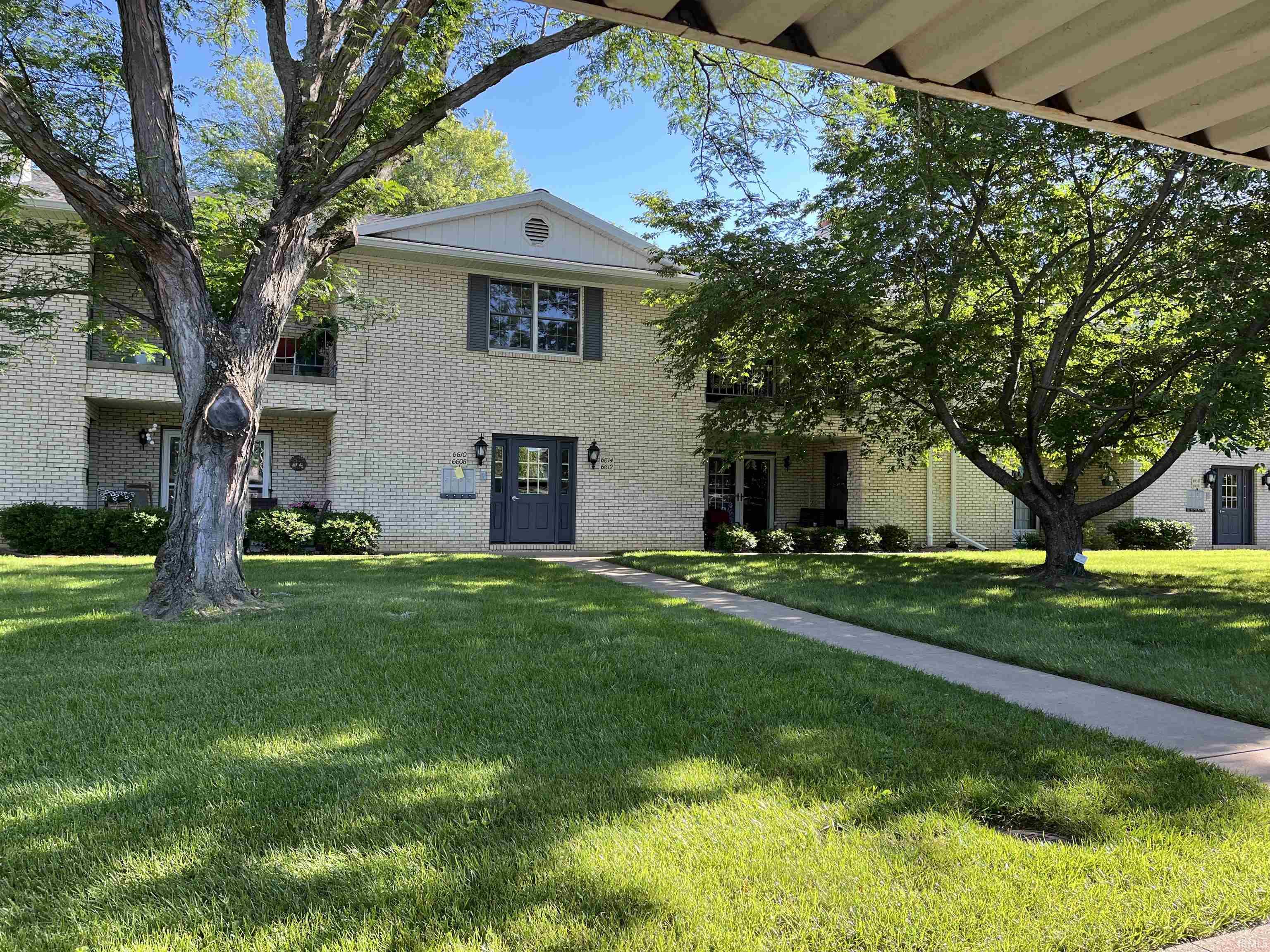 6614 Newburgh Road Evansville, IN 47715 - Photo 1 of 16 Gallery Image 1