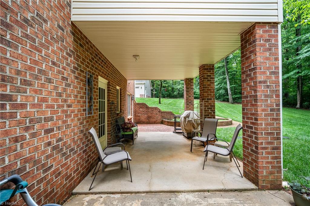 175 Huntington Trail Lexington, NC 27295 - Photo 7 of 50