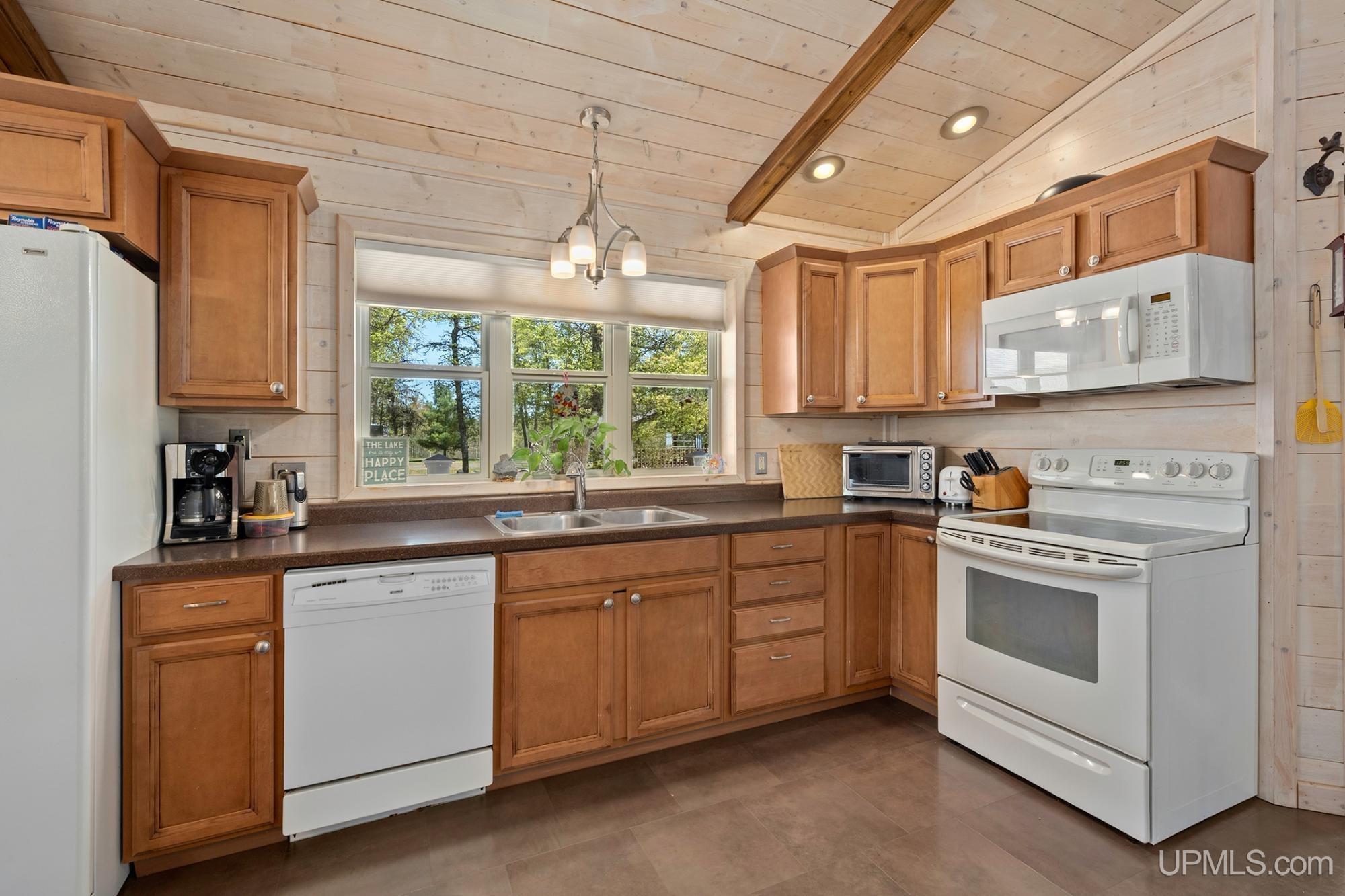 12264 North Randolph Road Watton, MI 49970 - Photo 15 of 38