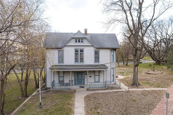 $249,900 | 610 North 8th Street, St. Joseph, MO 64501