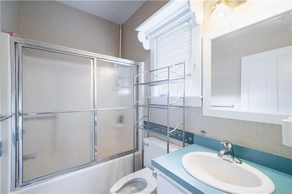 $249,900 | 610 North 8th Street, St. Joseph, MO 64501