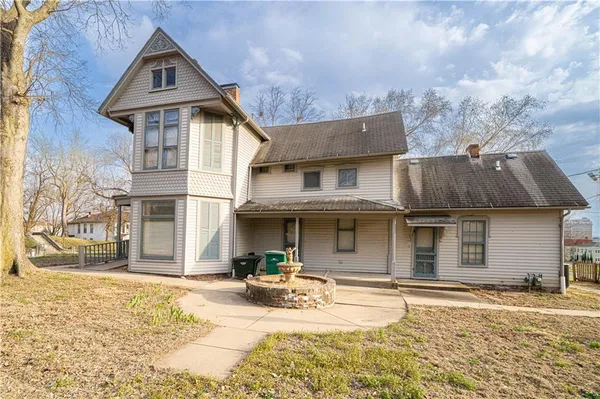 $249,900 | 610 North 8th Street, St. Joseph, MO 64501