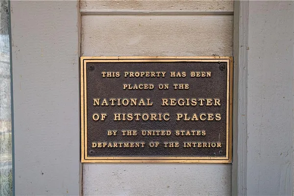 $249,900 | 610 North 8th Street, St. Joseph, MO 64501