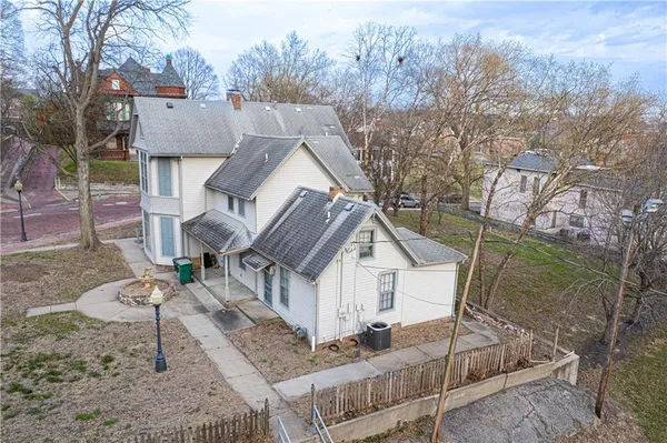 $249,900 | 610 North 8th Street, St. Joseph, MO 64501