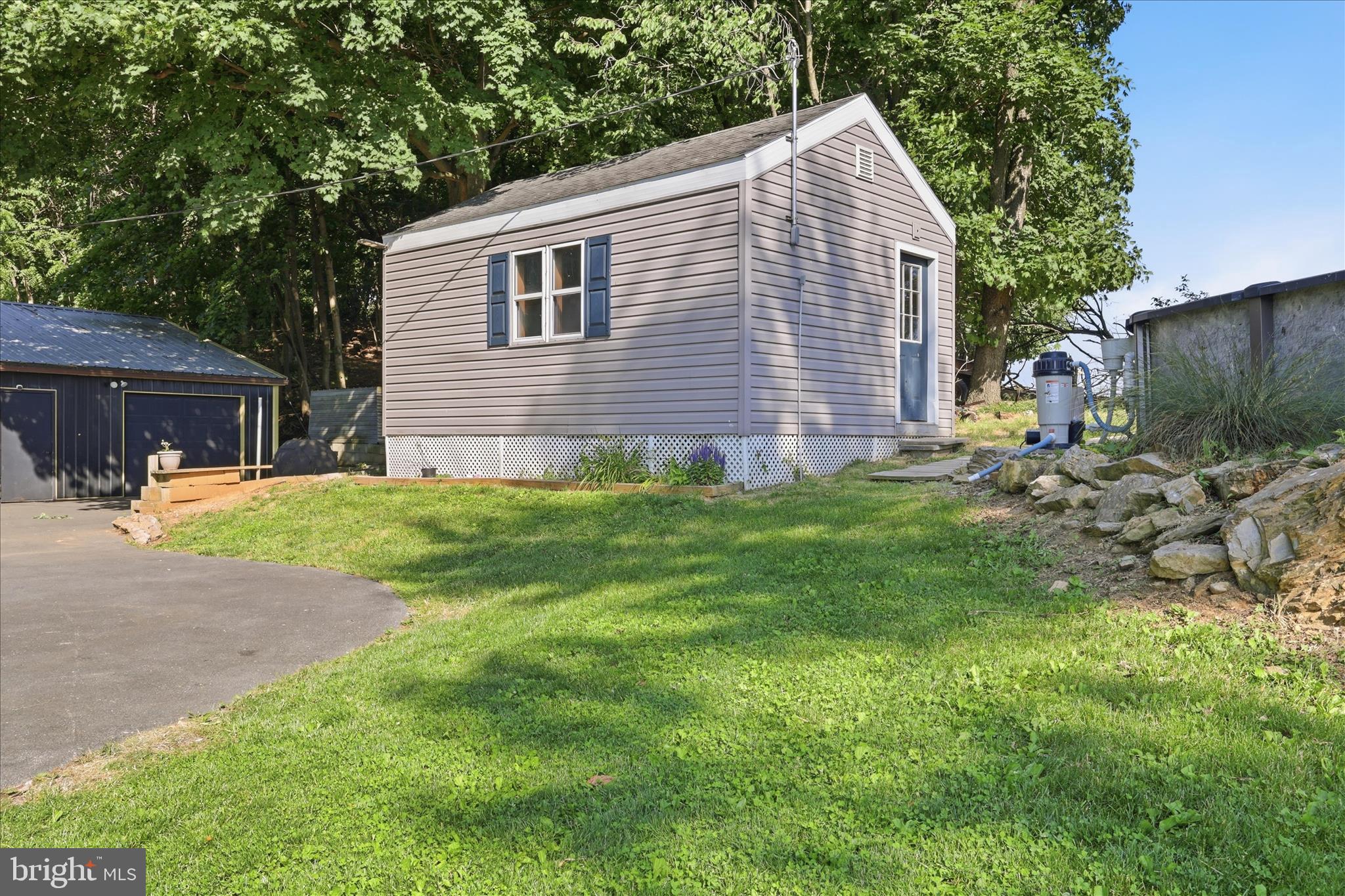 1756 Newcomer Road Chambersburg, PA 17202 - Photo 30 of 43 Pool house